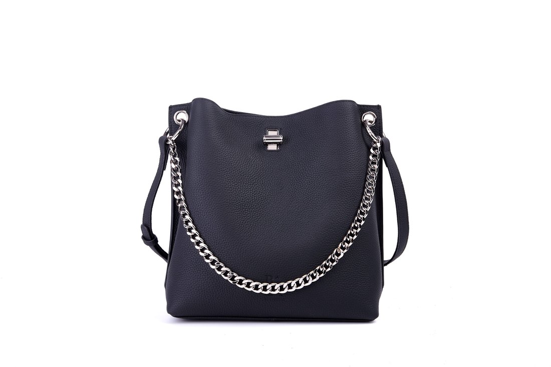 The Wester bag with detachable chain